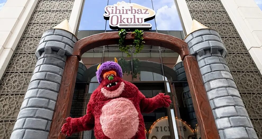 Sihirbaz Okulu; Türkiye’deki en büyük ve en zengin koleksiyon mağazasını Piyalepaşa İstanbul’da açtı.